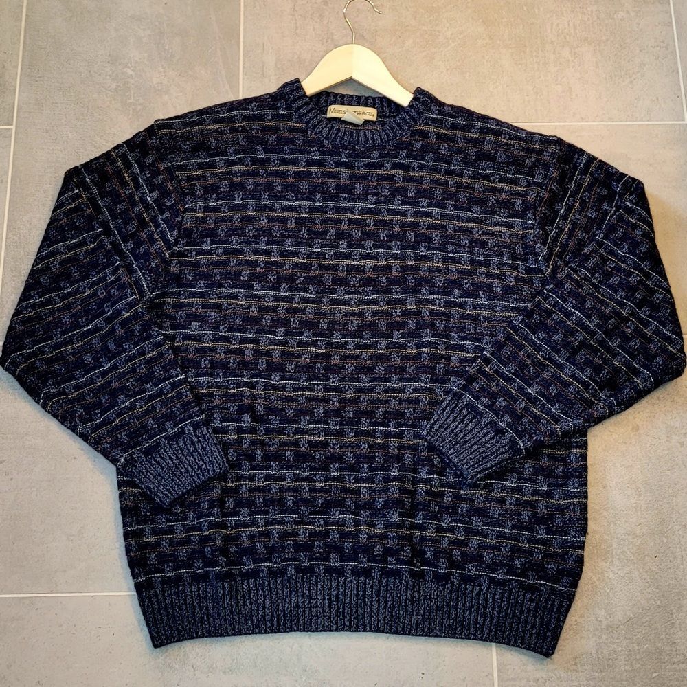 Vintage Munsingwear Men's Navy, Tan, Maroon and Cream Sweater Size Large